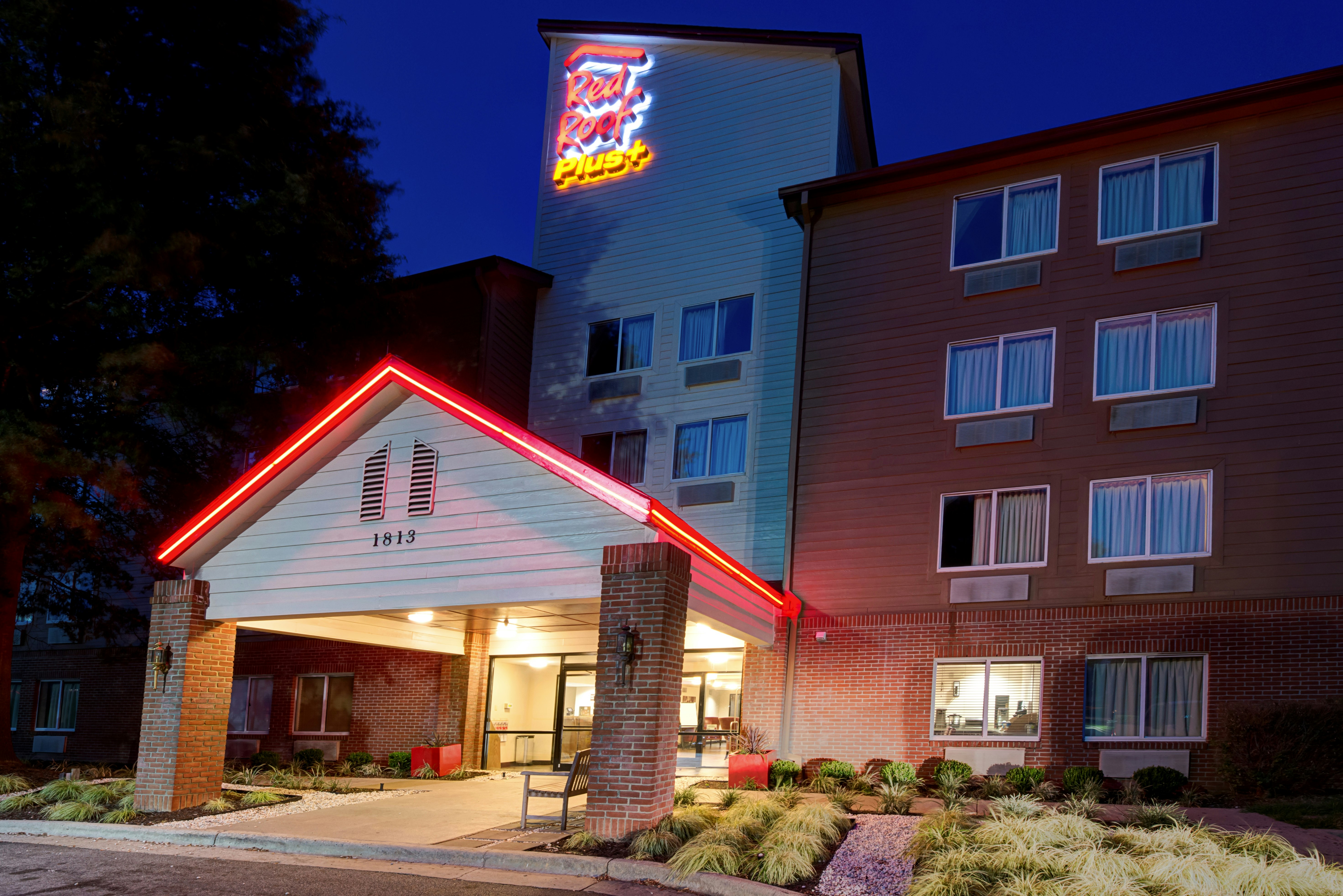 Red Roof PLUS Raleigh Downtown - NCSU/Conv Center 7/30