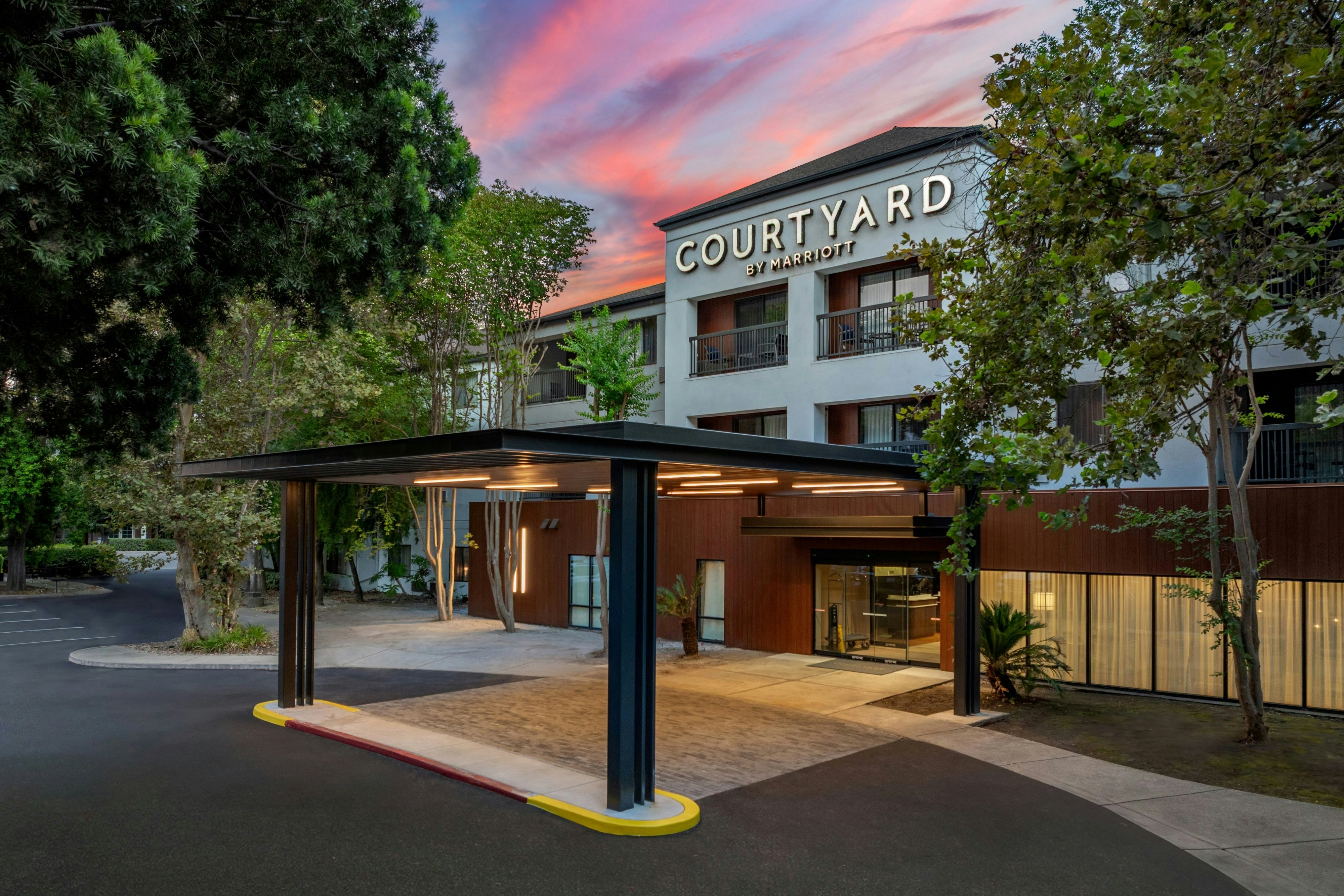 Courtyard by Marriott Stockton 32/34