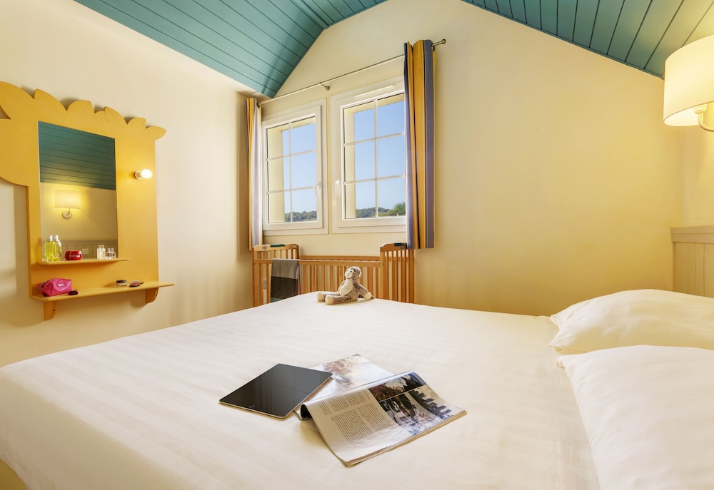 Design, Premium, Cottage, Double and Twin Beds