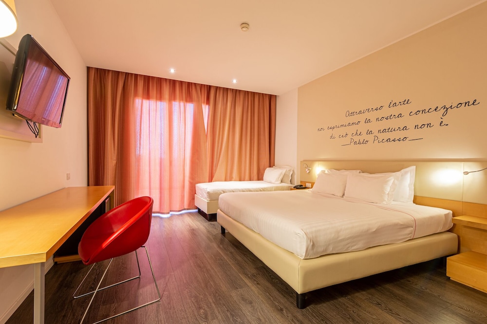 Relax, Triple, King Bed