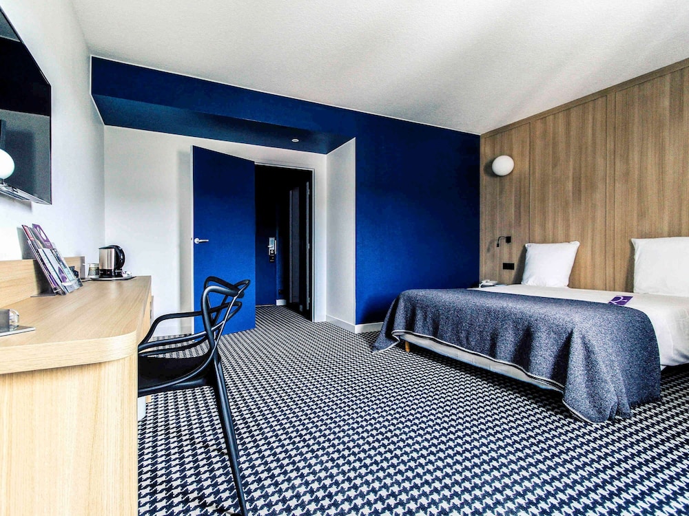 MERCURE TOURS SUD 15/77