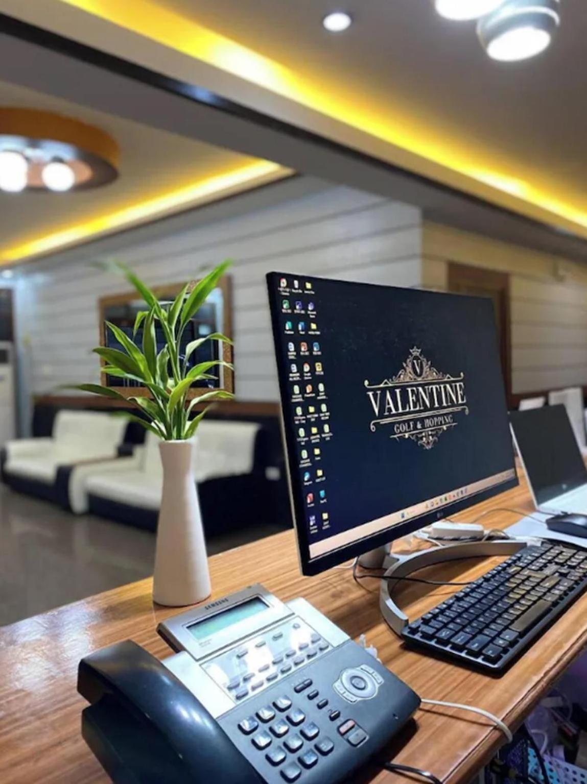 Valentine Park Hotel 21/22