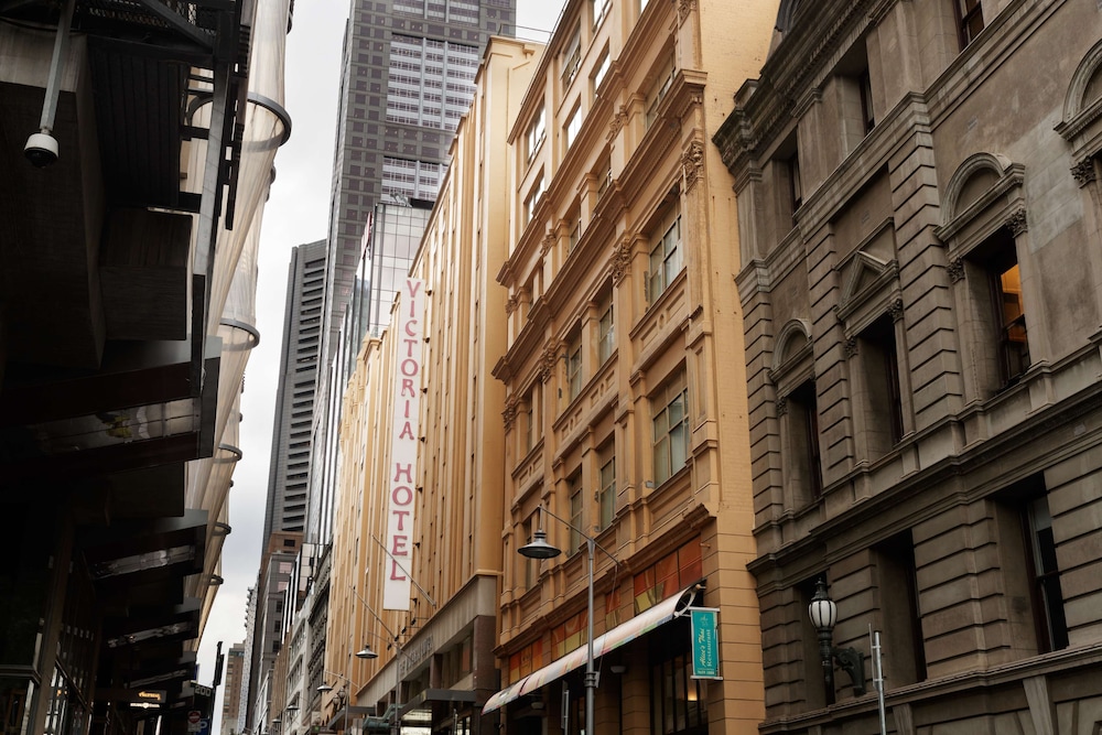 THE VICTORIA HOTEL MELBOURNE in MELBOURNE