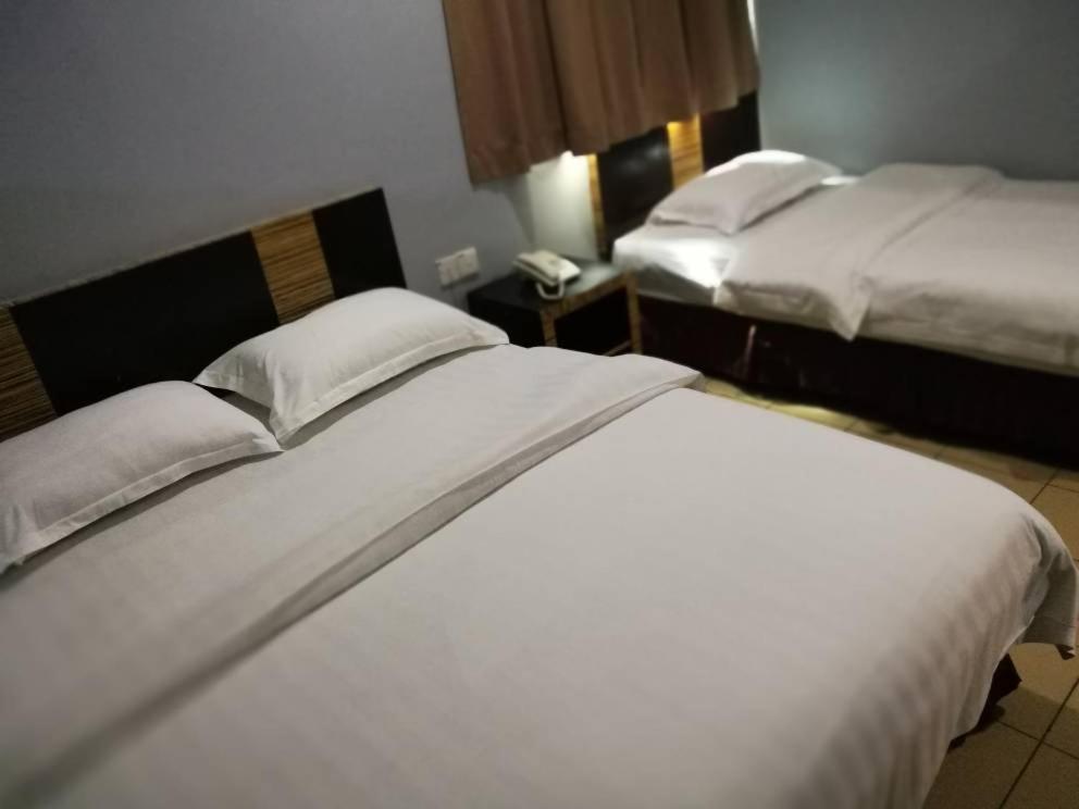 Hotel Traveller 10/34