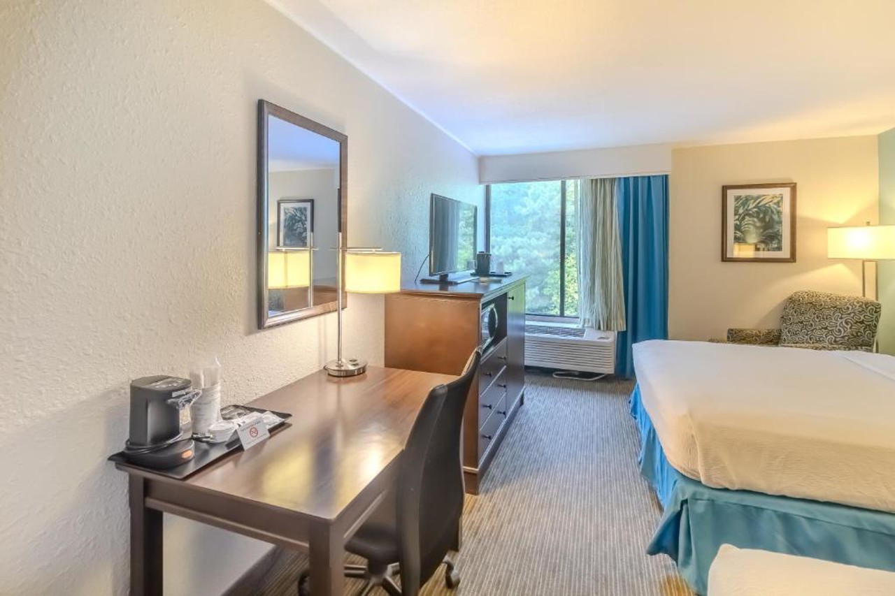 Quality Inn & Suites Williamsburg, VA 11/20