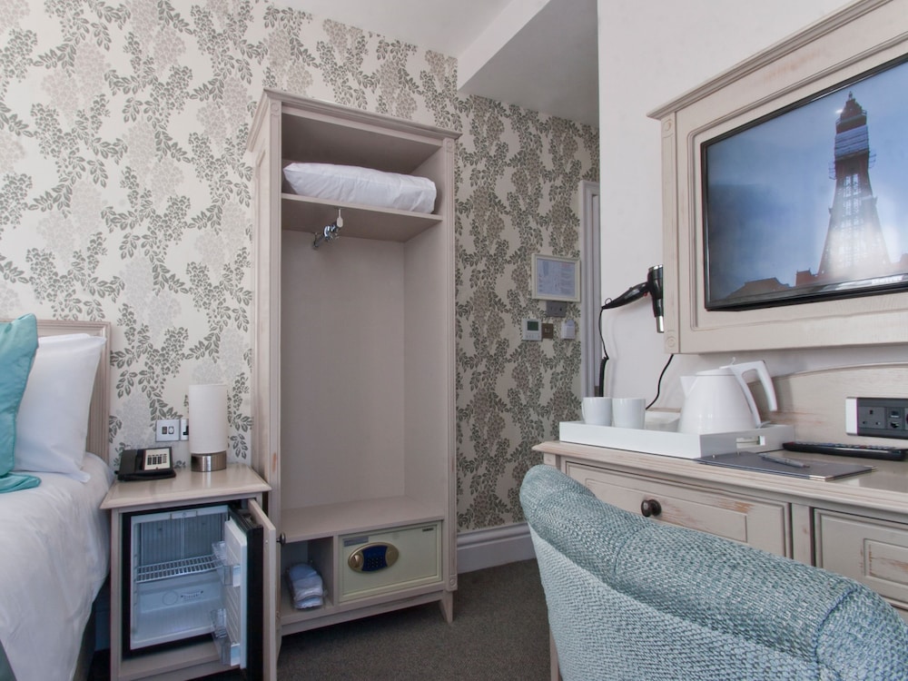 W12 ROOMS 29/58