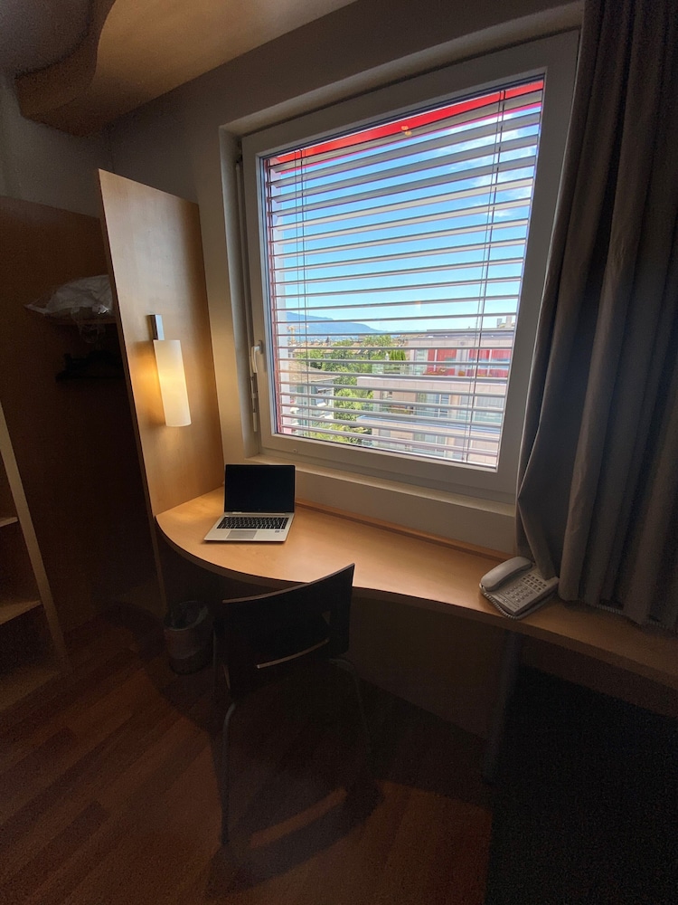 Ibis Geneve Centre Nations 33/70