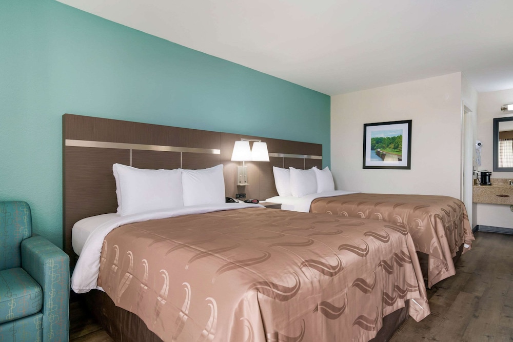 Quality Inn Greenville Near University 6/37