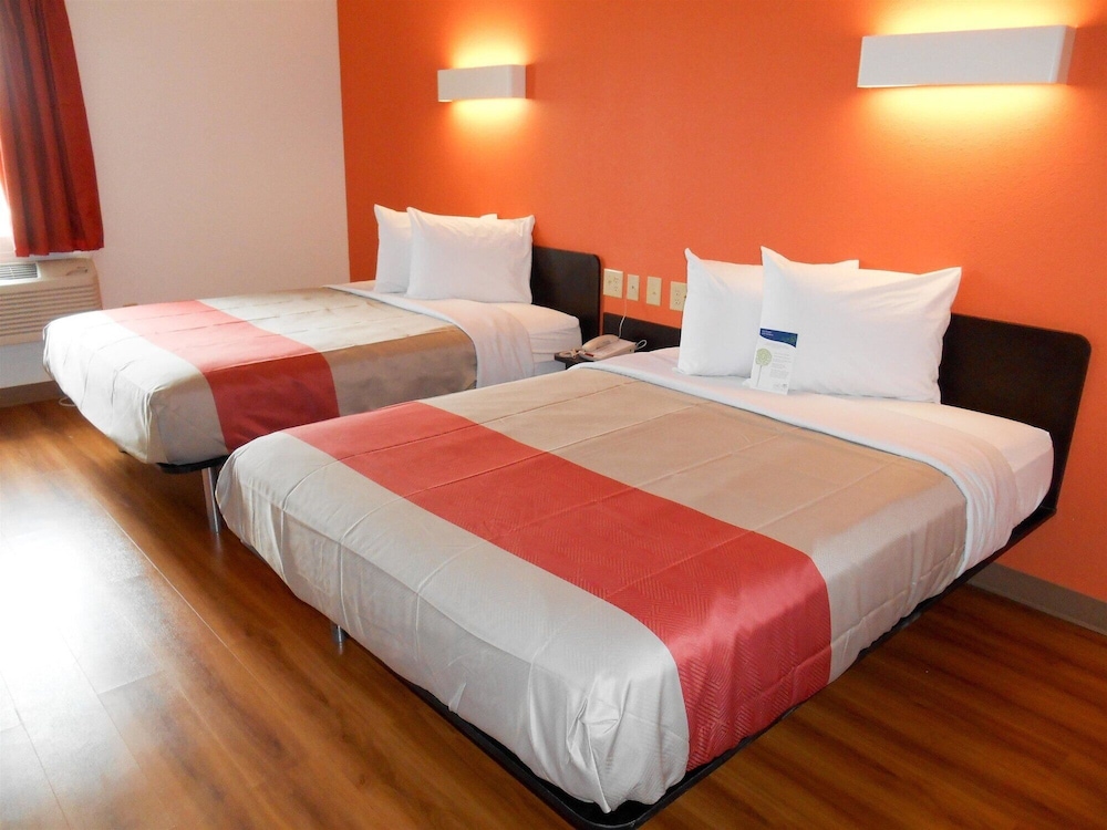 Motel6 Jourdanton, TX 19/37