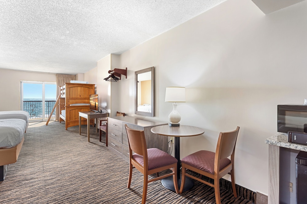 Americana Motor Inn Oceanfront 18/30