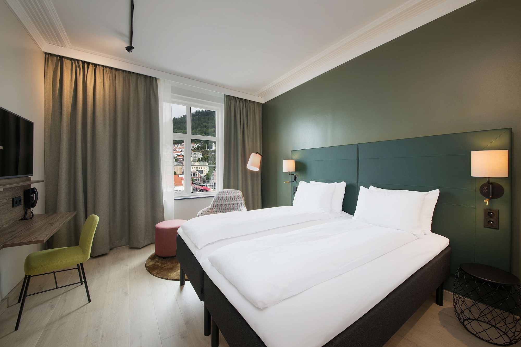 SUPERIOR, TWIN BEDS