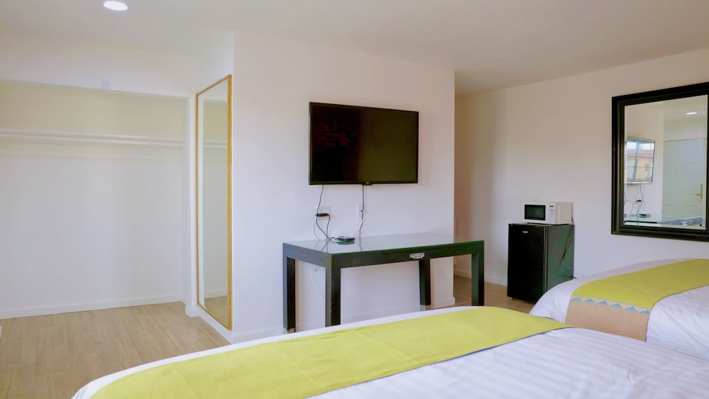 Norwalk inn & suites 22/39
