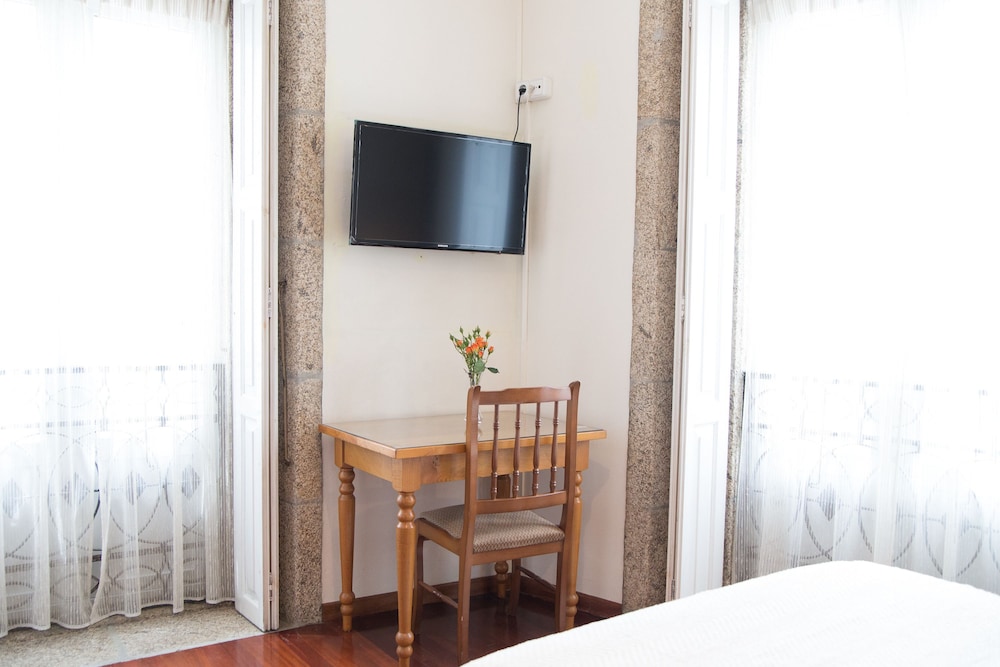 Linares Rooms Santiago 58/66