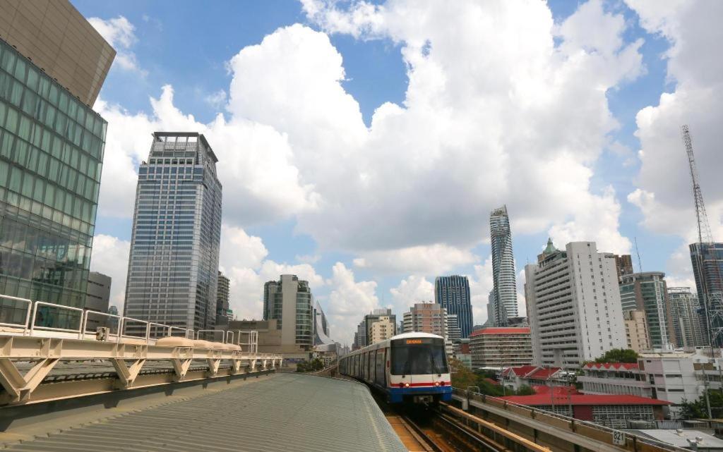 White House Asoke Sukhumvit 18 34/36