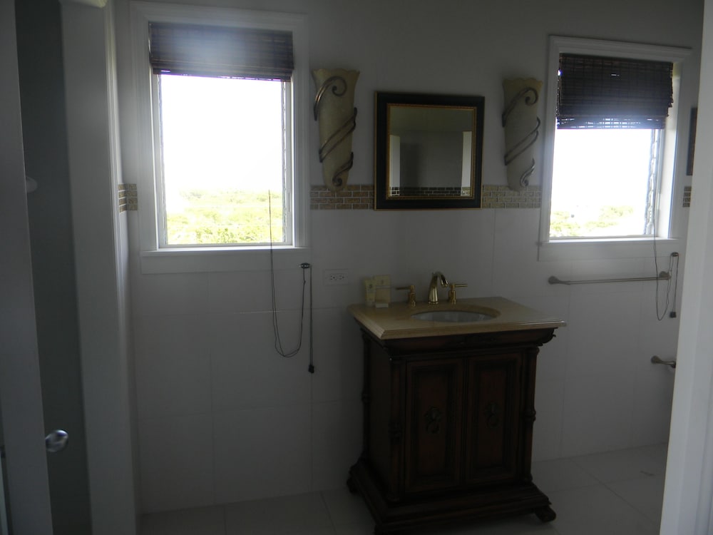 Harbor Breeze Villas 52/64