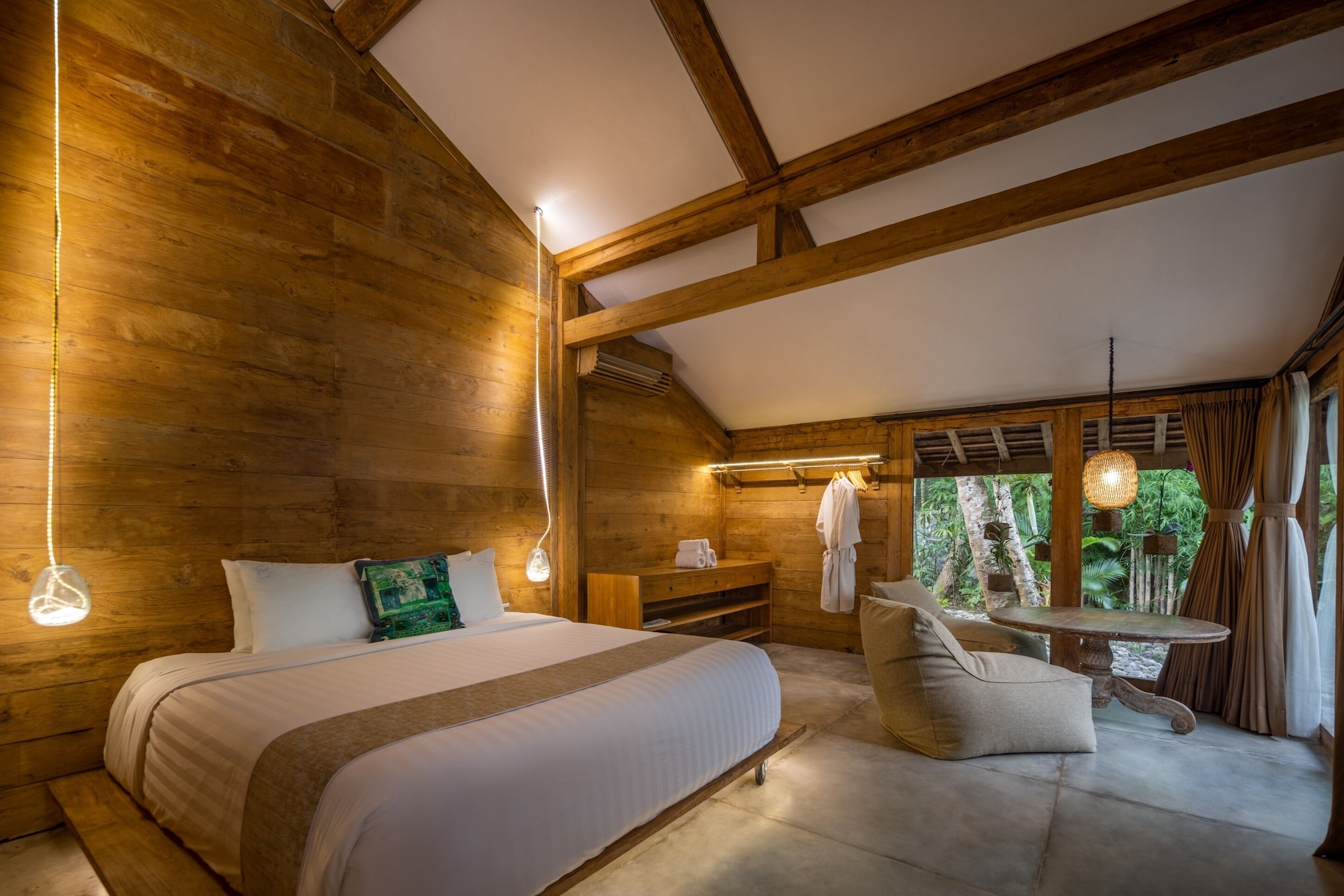 3 BEDROOMS, LUXURY, VILLA