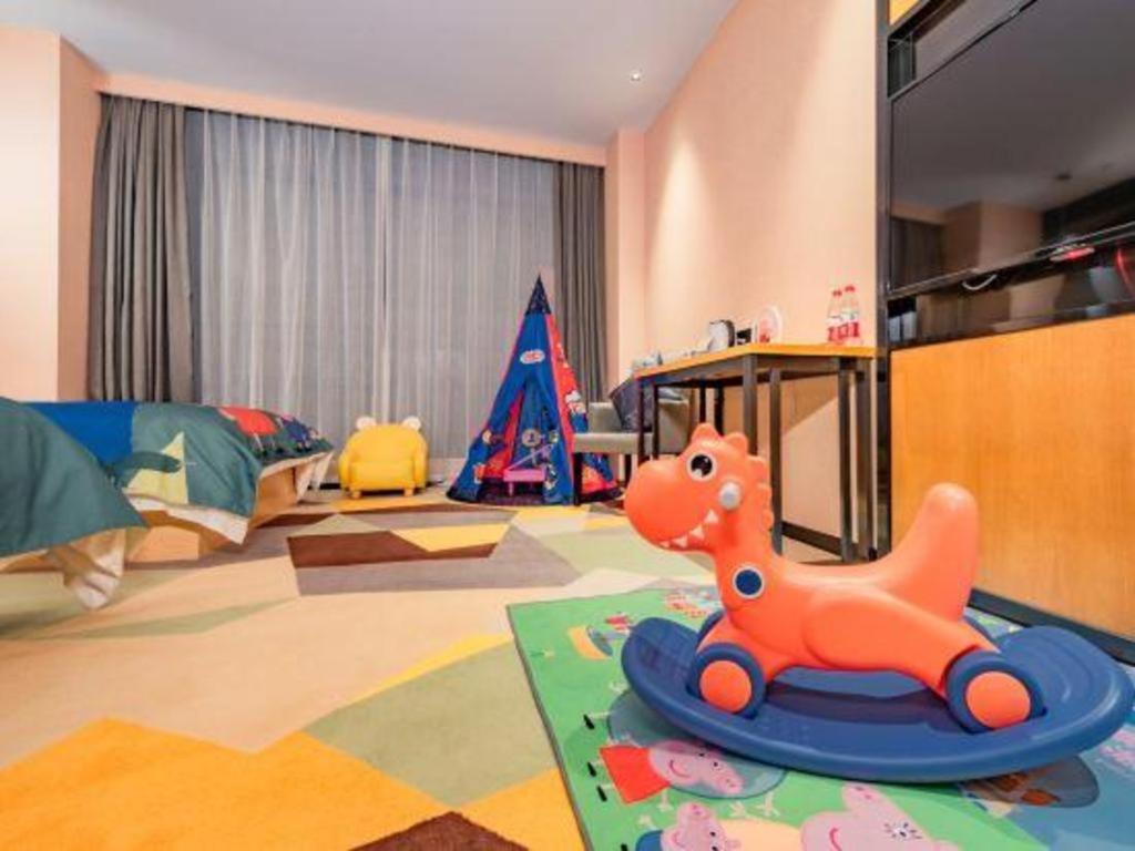 Chonpines Hotel (Guangzhou Rongchuang Wenlvcheng) 50/56