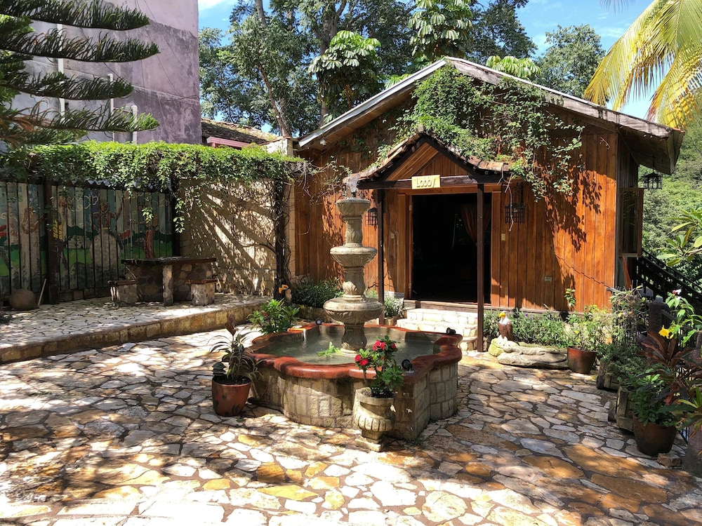 Mayan Hills Hotel 2/39