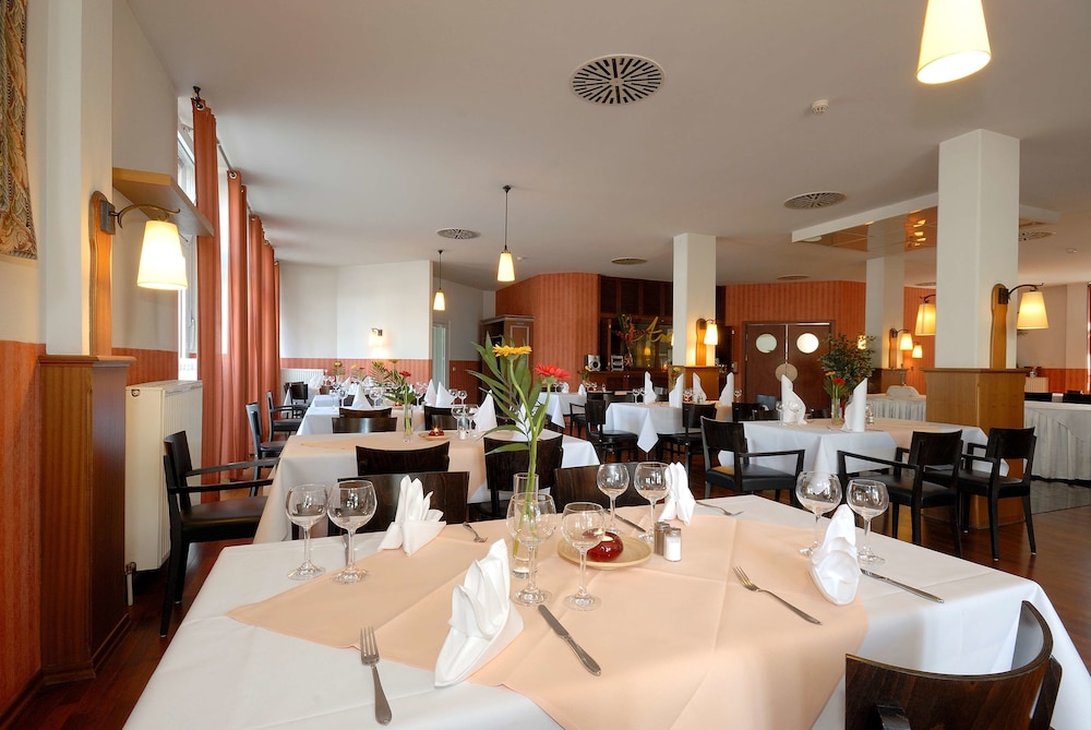 Am Schloss Kopenick By Golden Tulip Ex Best Western Hotel Am Schloss Koepenick 58/77