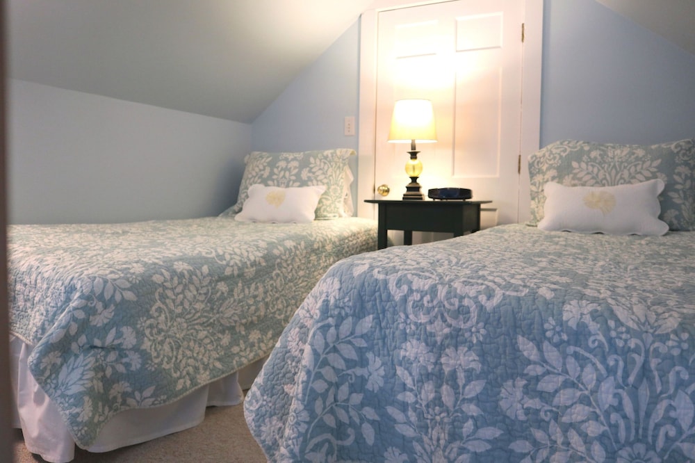 West, Superior, Cottage, Suite, Double Bed, Garden View