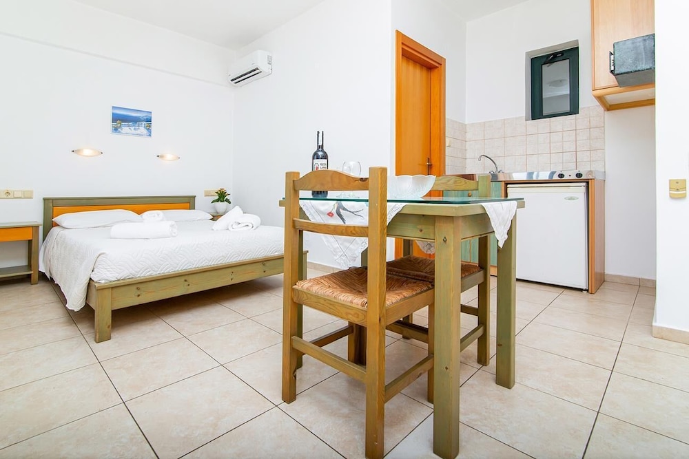 Dionysos Apartments And Studios 10/61