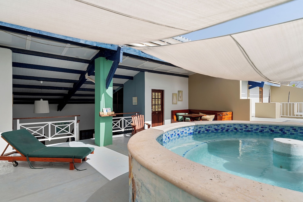 The Ritz Hostel 44/77