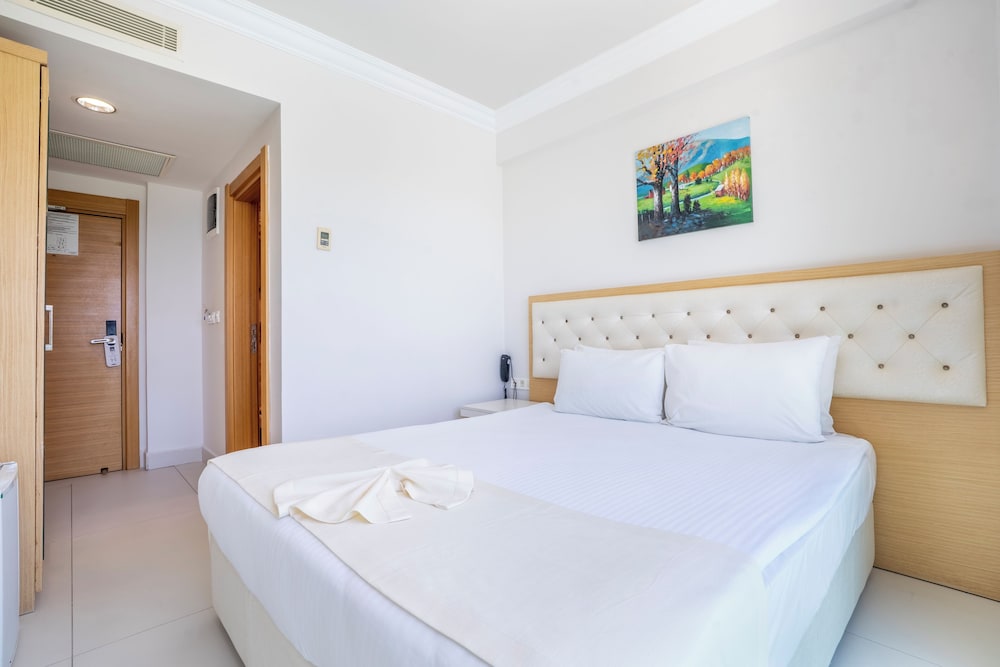 Dragut Point North Hotel 6/49