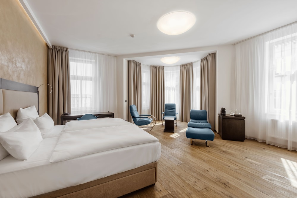 JUNIOR, DOUBLE BED, BALCONY