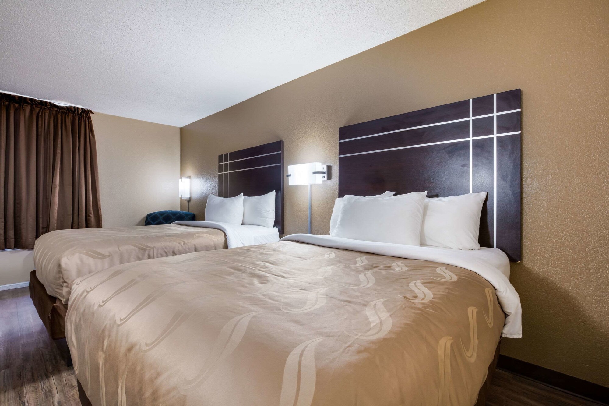 Efficiency, Twin Beds, Smoking