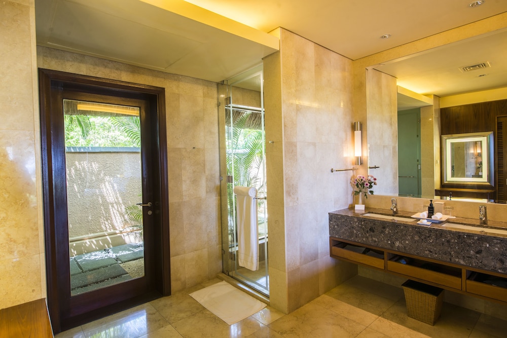 Shanti Maurice Resort and Spa 71/73