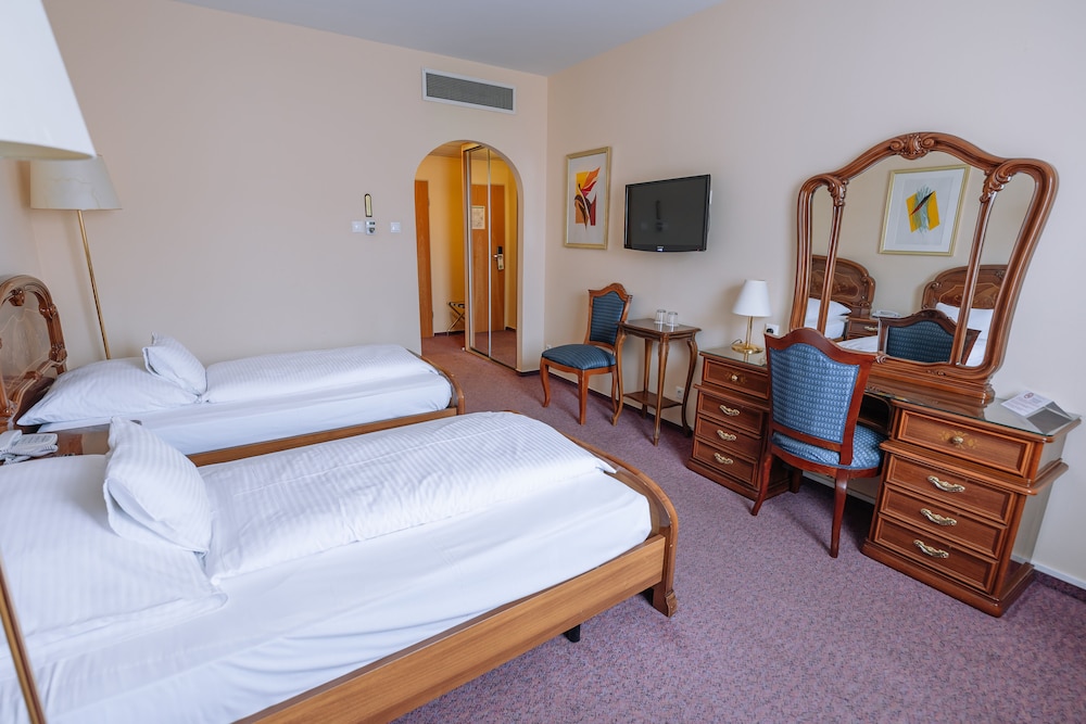 Pannonia Hotel 13/50