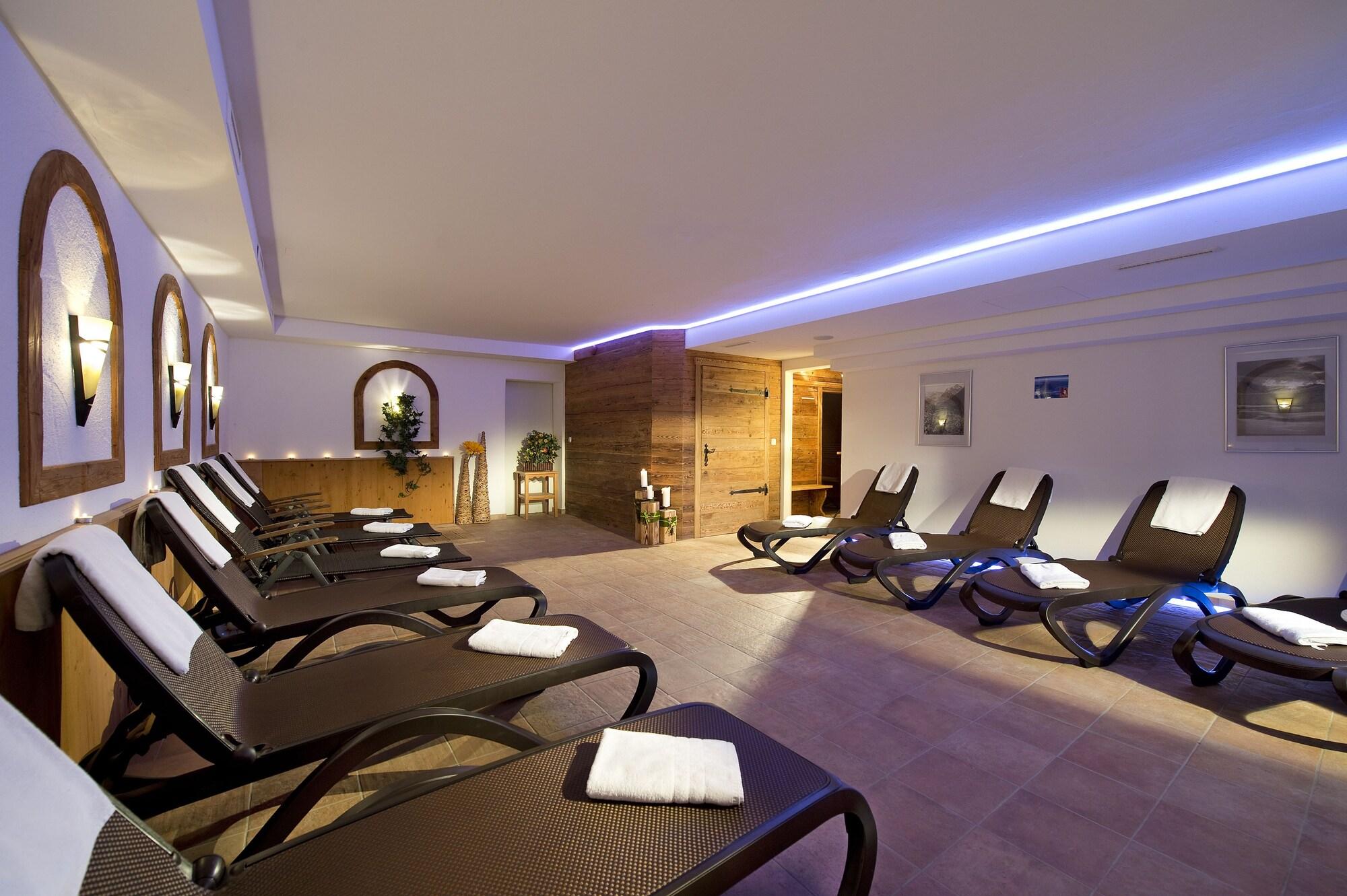 Ferienhotel Alpenhof 10/16