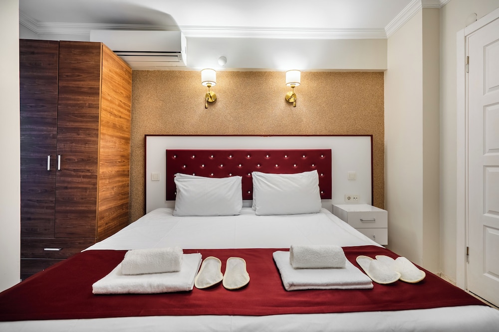 Cihangir Palace Hotel 39/69