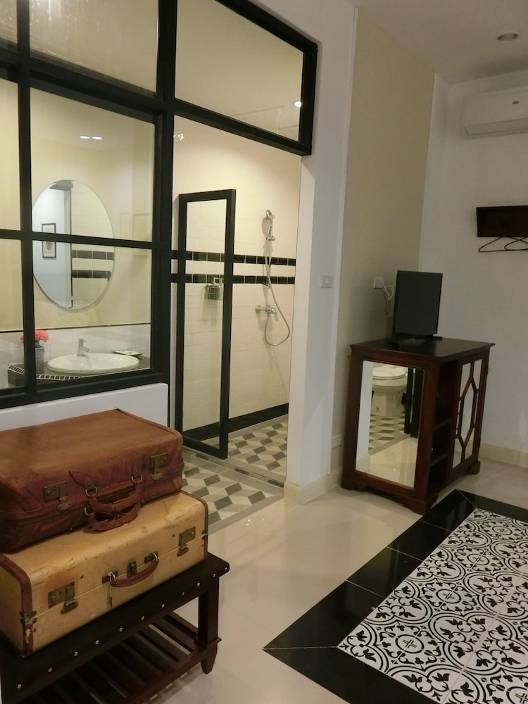Bloom Boutique Hotel And Cafe 22/34