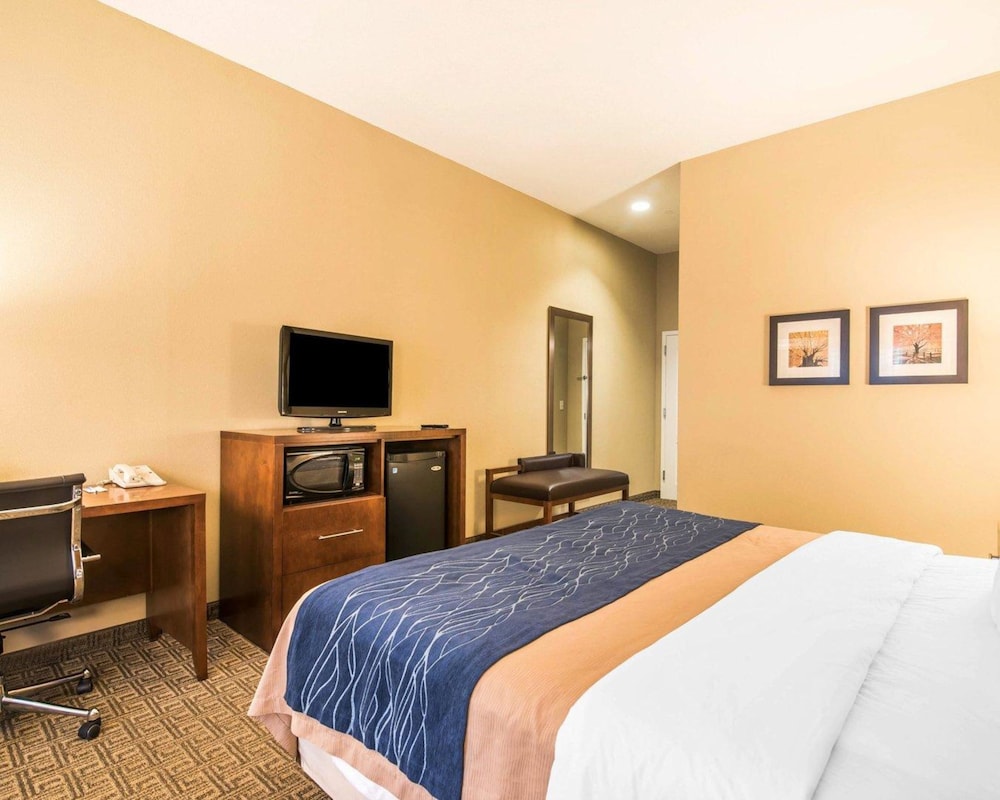 Comfort Inn and Suites Dover-Portsmouth 13/46