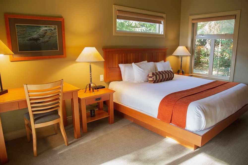 Long Beach Lodge Resort 18/72