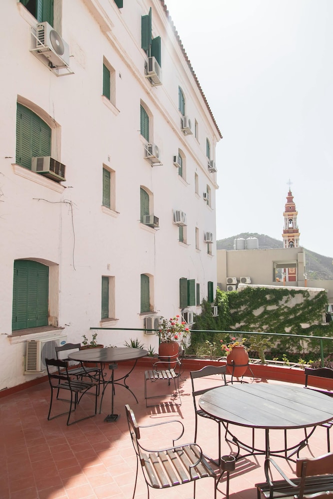 Salta Hotel 49/50
