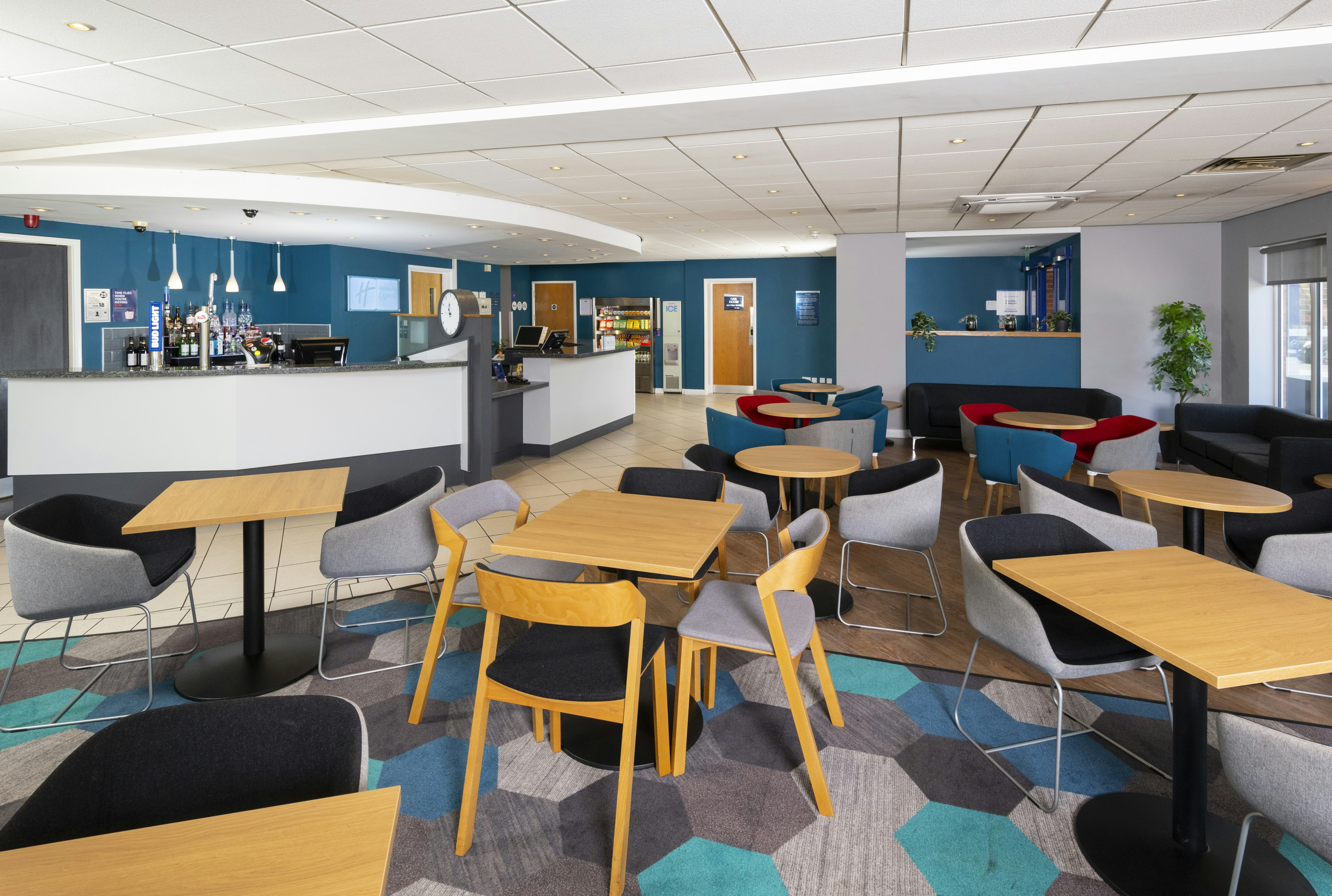 Holiday Inn Express Lichfield 25/38
