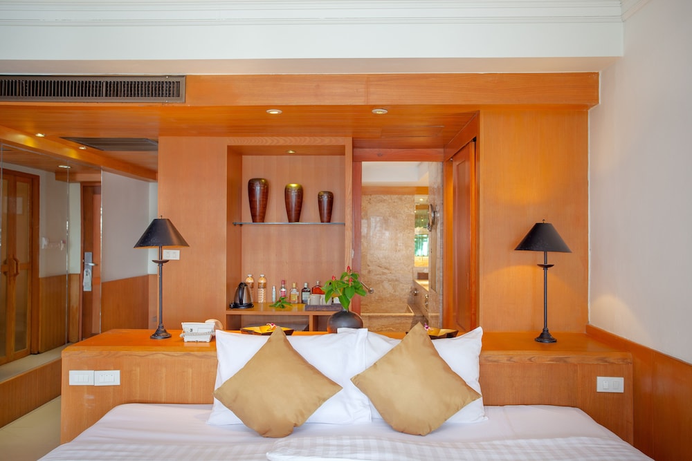 Seaview Patong Hotel 45/69