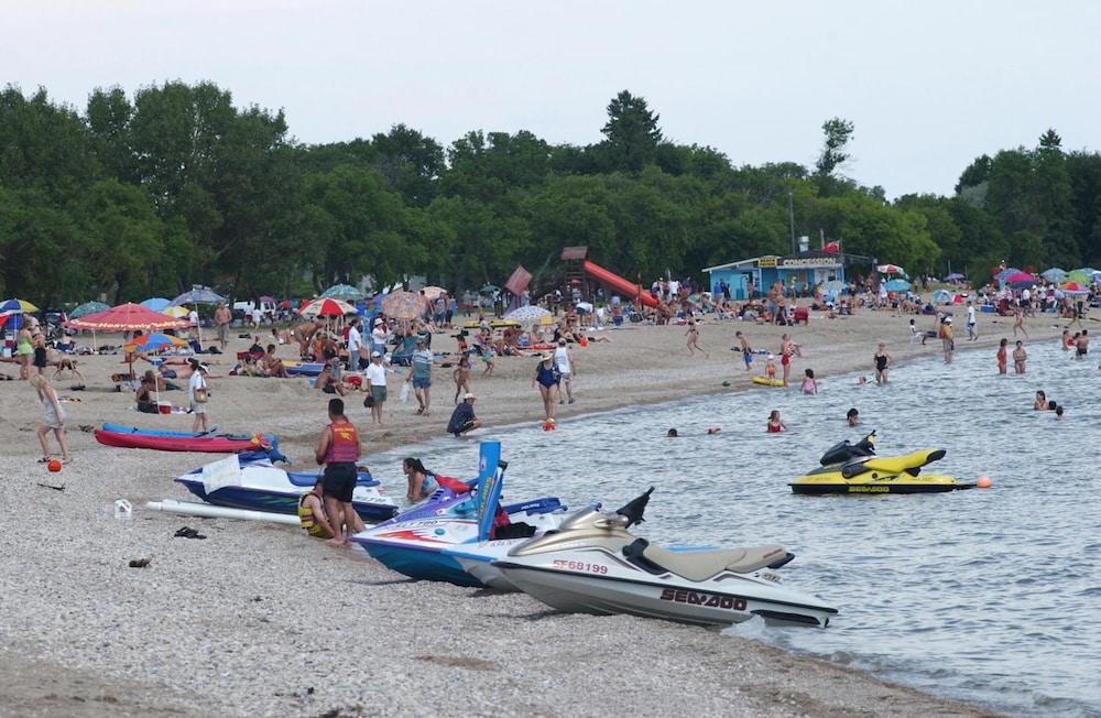 Lakeview Gimli Resort 32/36
