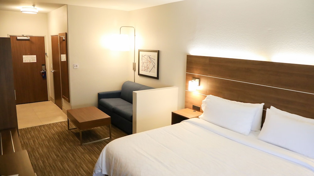 Holiday Inn Express and Suites Colorado Springs North an IHG Hotel 11/67