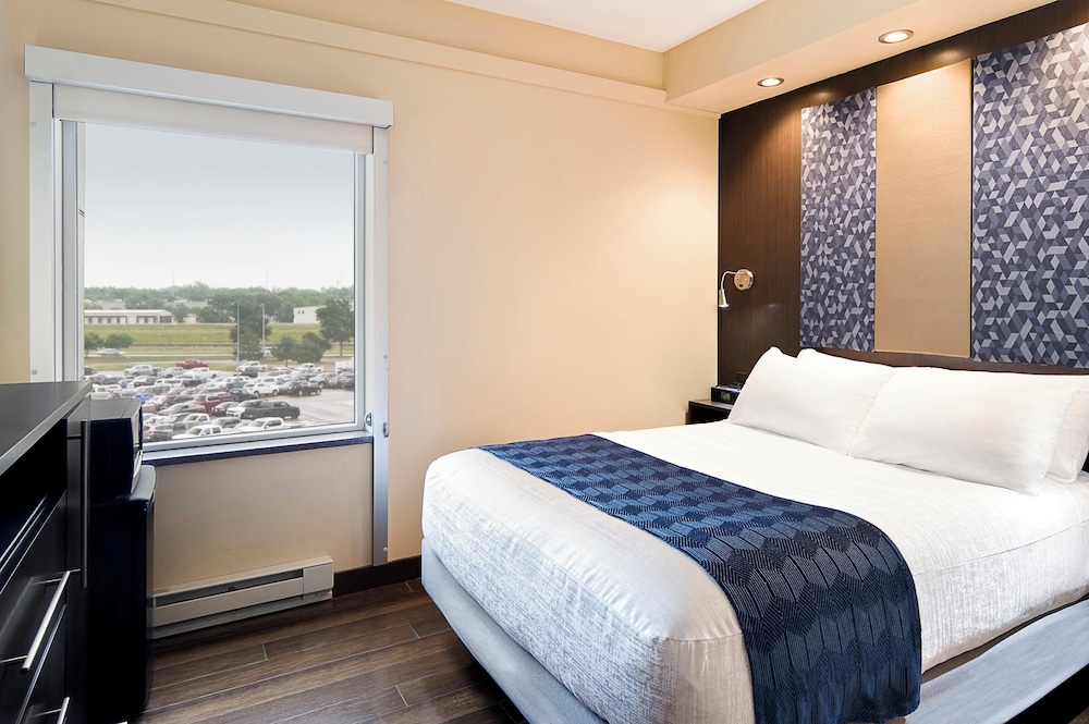 ECONOMY, QUEEN BED