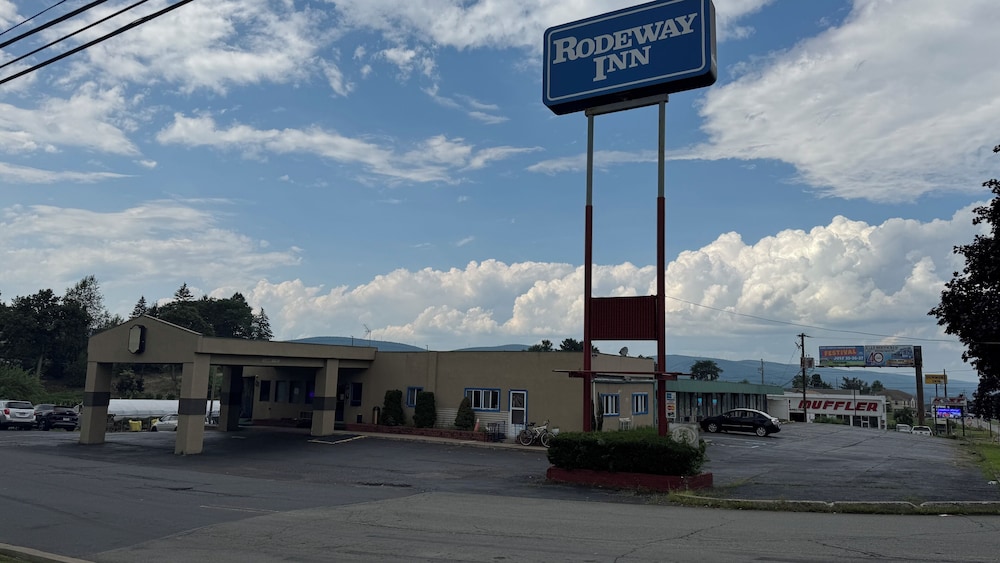 Rodeway Inn Dunmore, PA 14/18