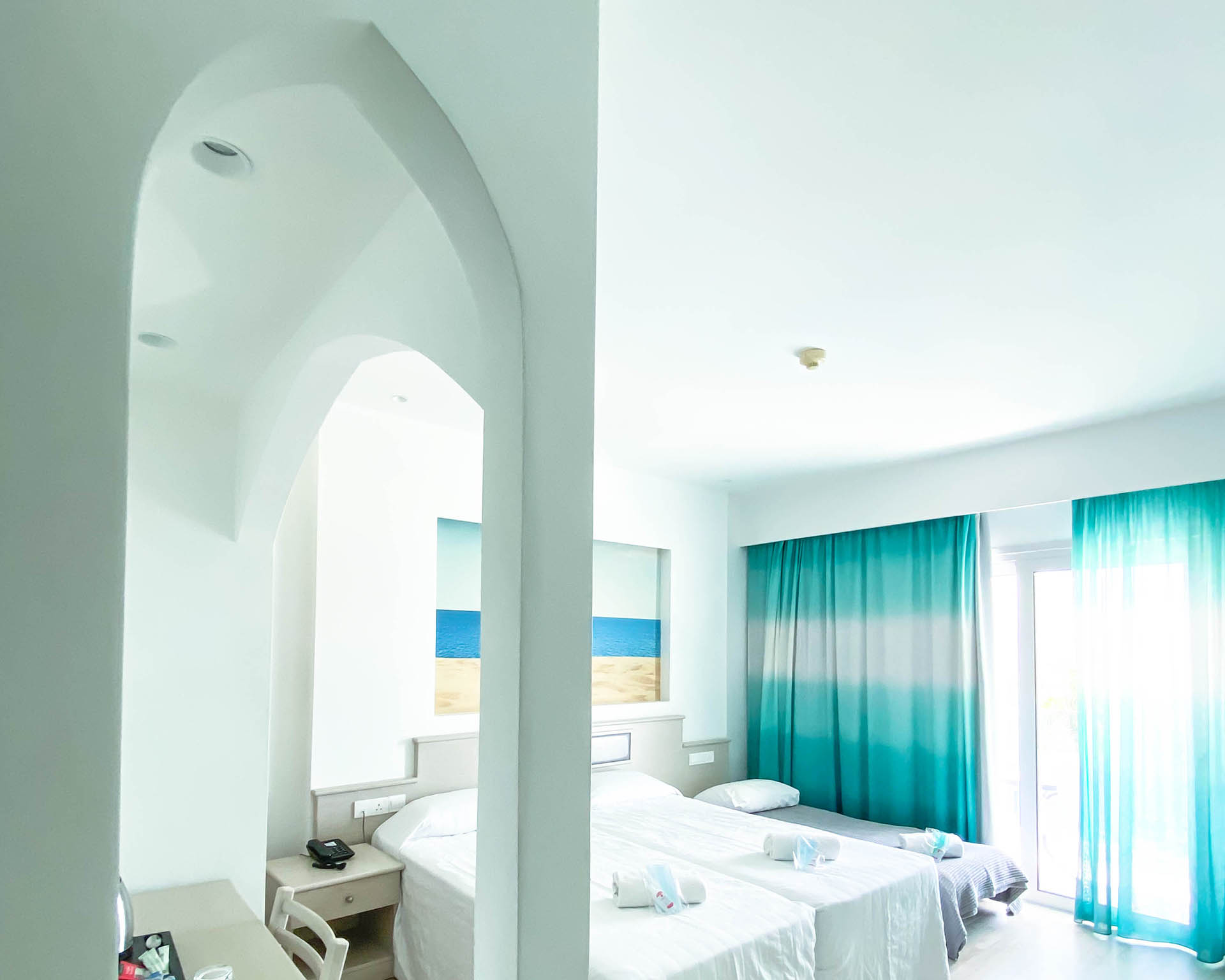 ROOM, POOL VIEW