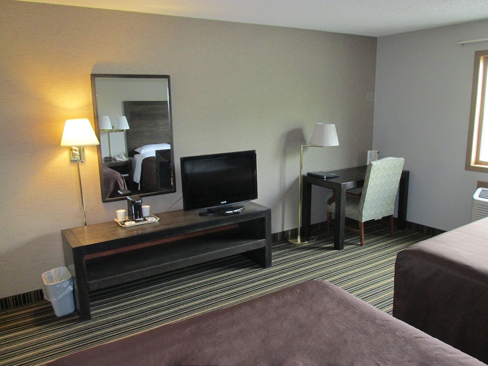 Woodfield Inn and Suites 45/60