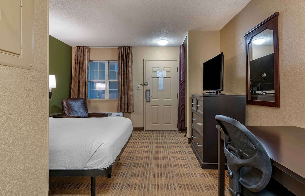 Extended Stay America - Lexington - Nicholasville Road 13/37