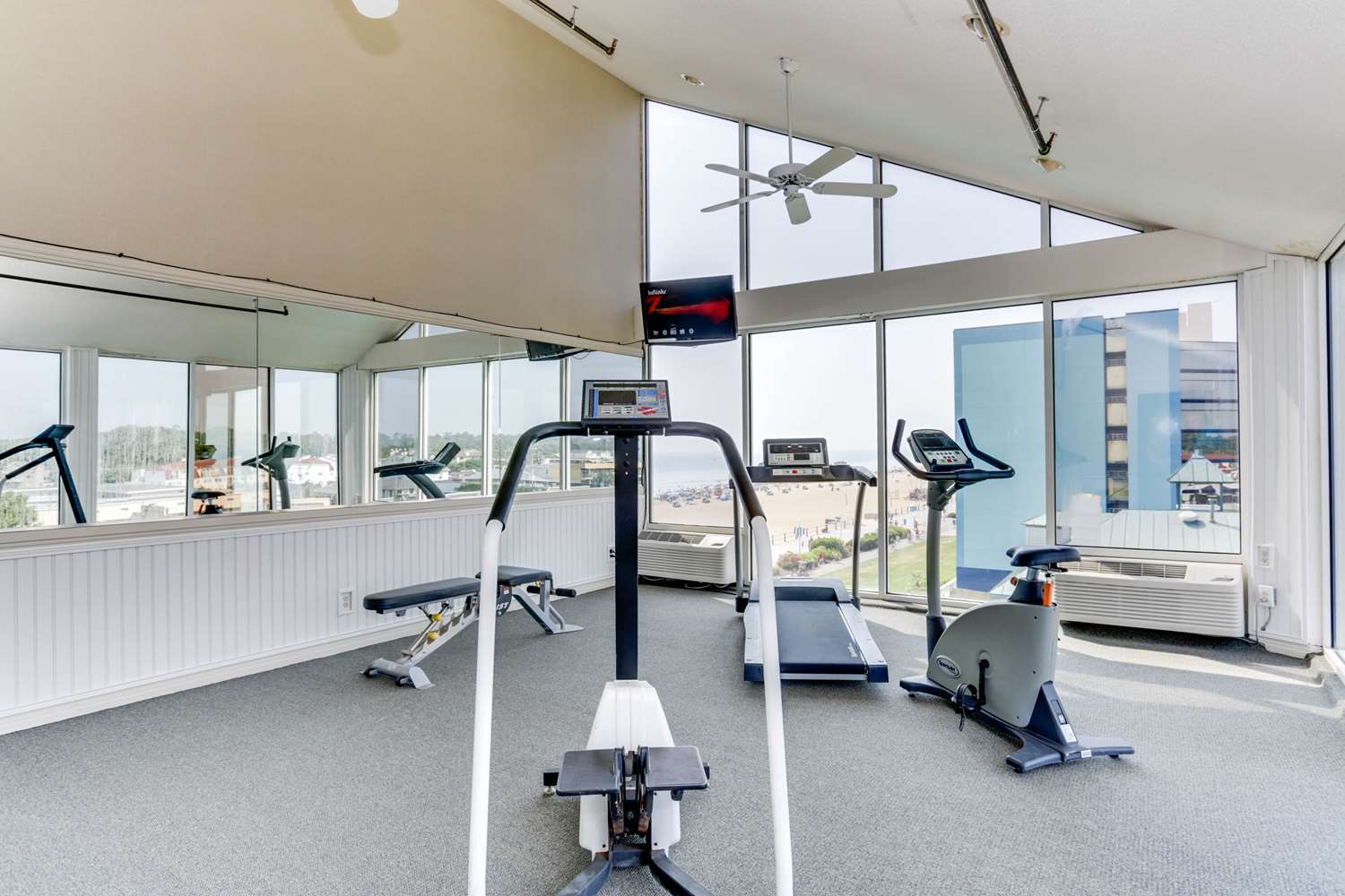 Moxy Virginia Beach Oceanfront 5/9