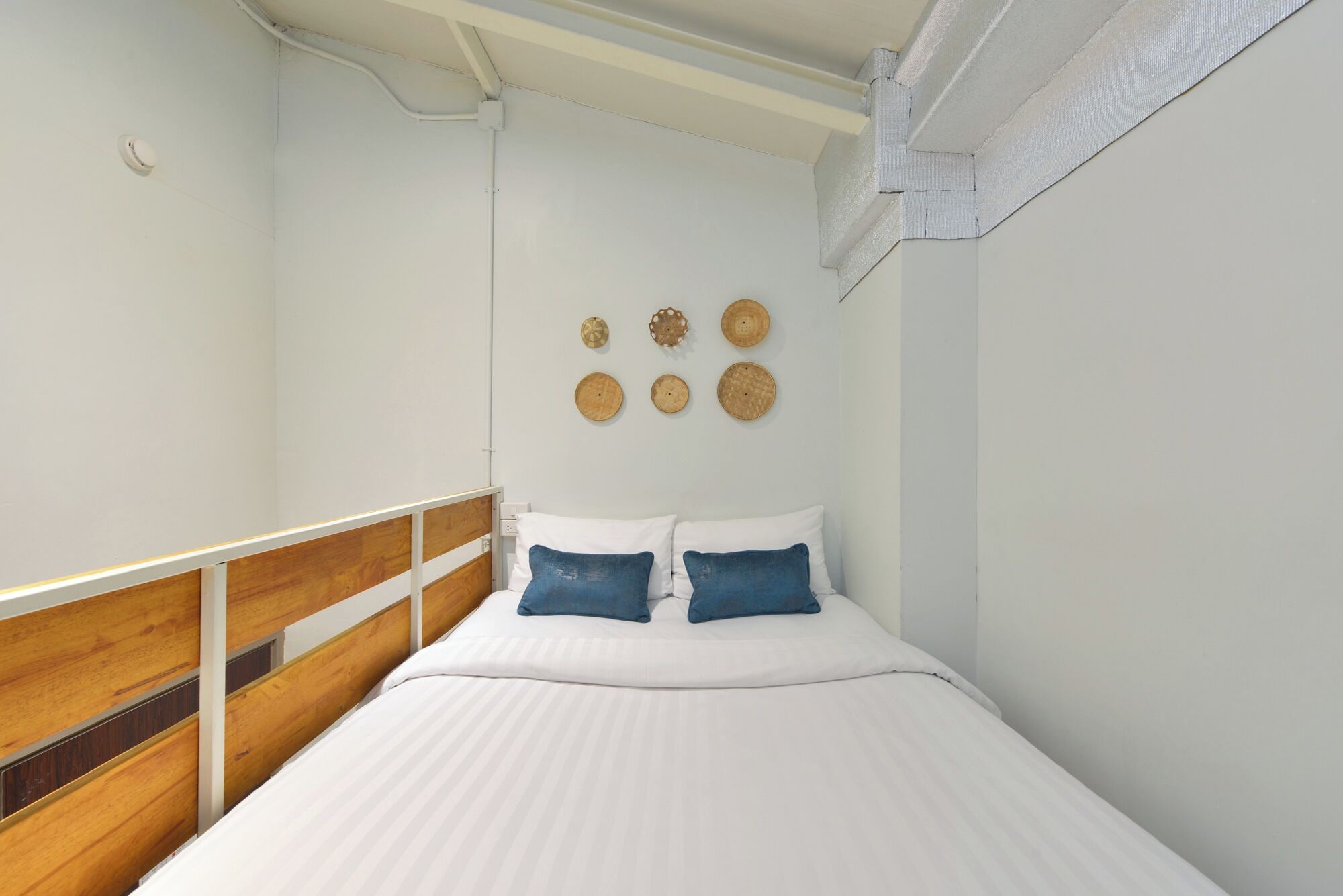 Loft, Studio, Queen Bed, Shared Bathroom