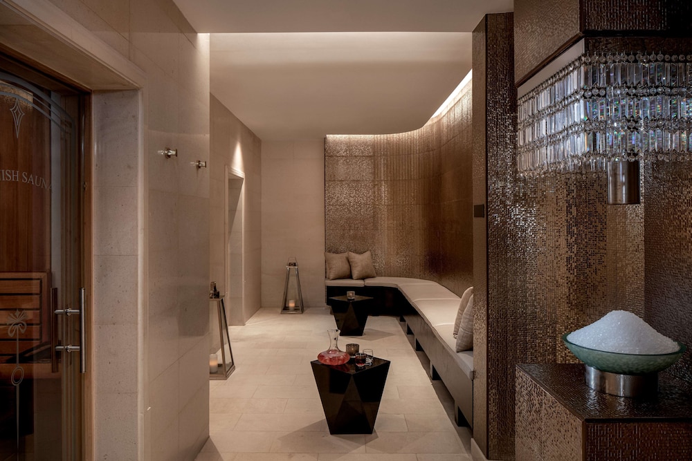 swimming pool spa