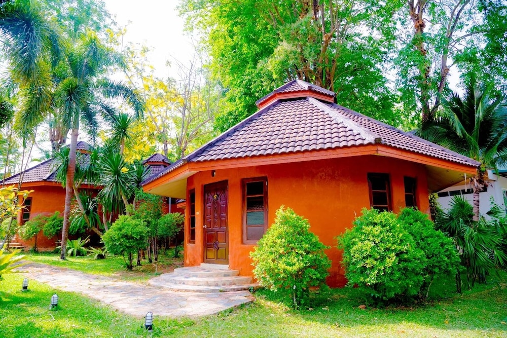 PECHMANEEKAN BEACH RESORT 11/71